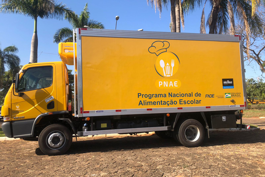 Prefeitura de Rafard conquista novo caminhão frigorífico para transporte de carnes, frutas e legumes da merenda.