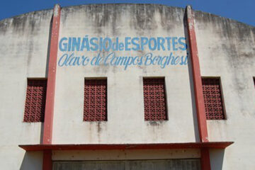 Prefeitura de Rafard inicia aplicação de manta de vinil no Ginásio de esportes Olavo de Campos Borghesi.
