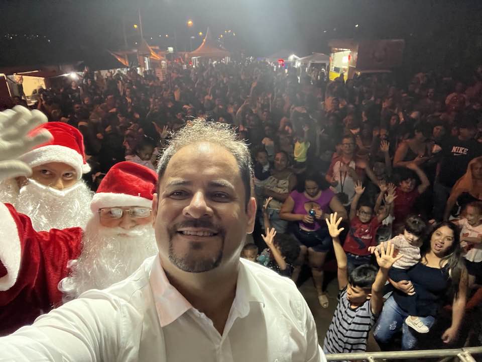 Prefeitura de Rafard realizou neste final de semana a “Chegada do Papai Noel”.